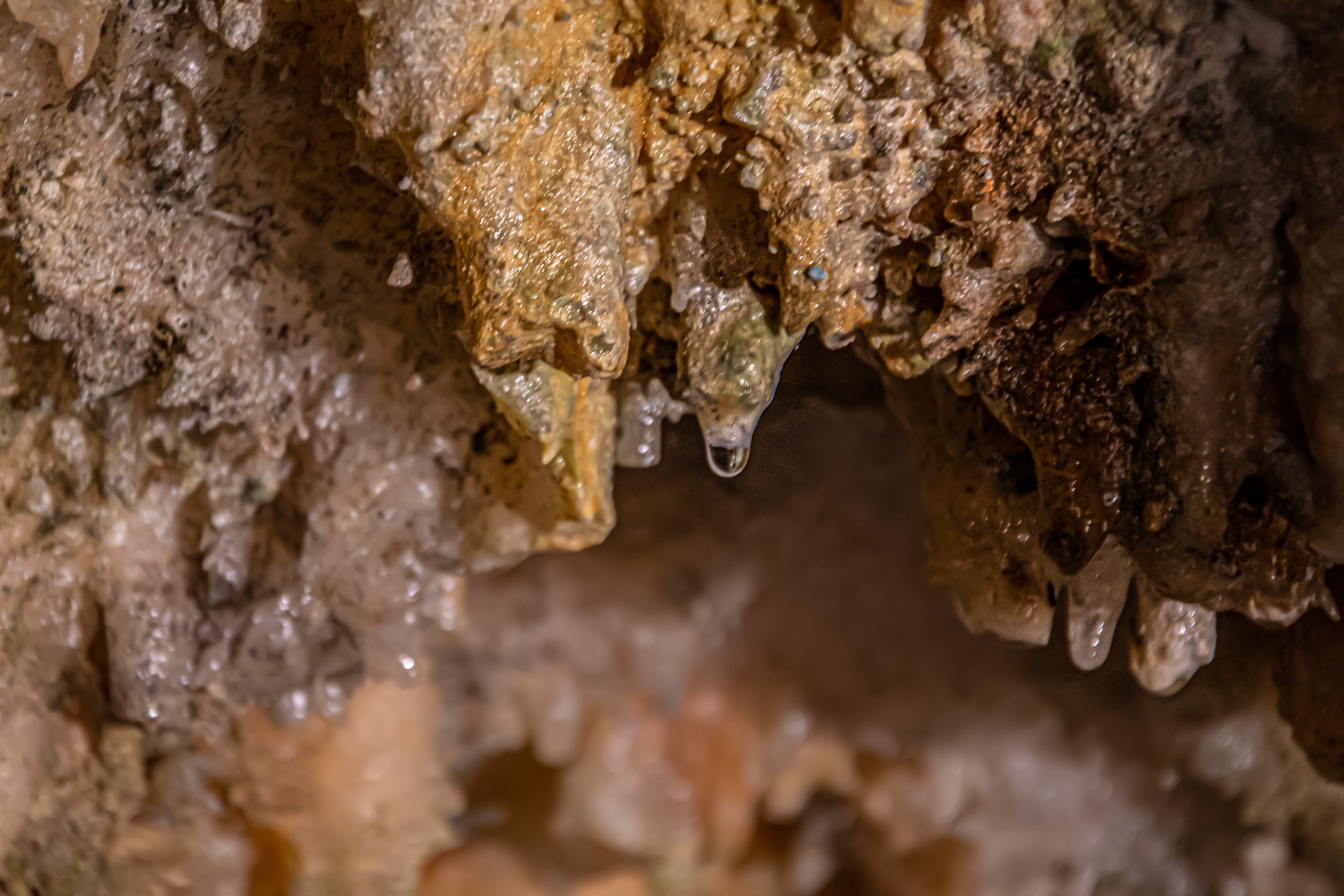 Formation of a stalactite